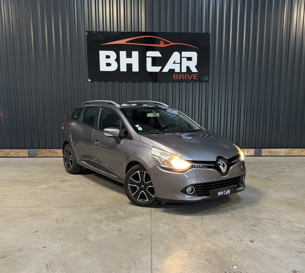 Image: RENAULT Clio IV Estate 1.5 dci 90 ch BVM5