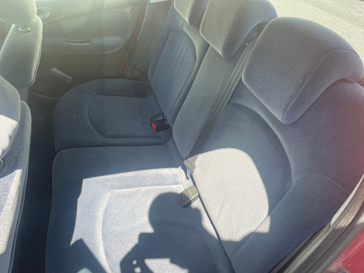 Peugeot 206 1.4 BOITE AUTOMATIQUE - CLIMATISATION - POSTE BLUETOOTH