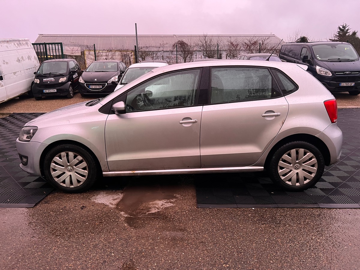 Volkswagen Polo 5 portes 1.6 TDI 90 cv - RADAR DE RECUL - DISTRIBUTION A JOUR - IDEAL JEUNE PERMIS