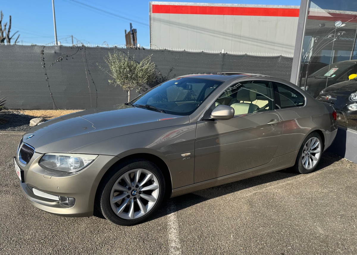 Bmw 330 (E92) (2) COUPE 330I 272 LUXE