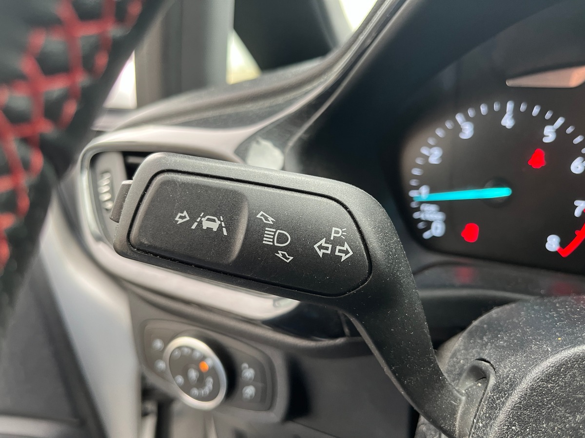 Ford Fiesta 1.0 ECOBOOST MHEV 125ch ST-LINE X, SUIVI FORD, CHARGEUR A INDUCTION, CARPLAY, REGULATEUR