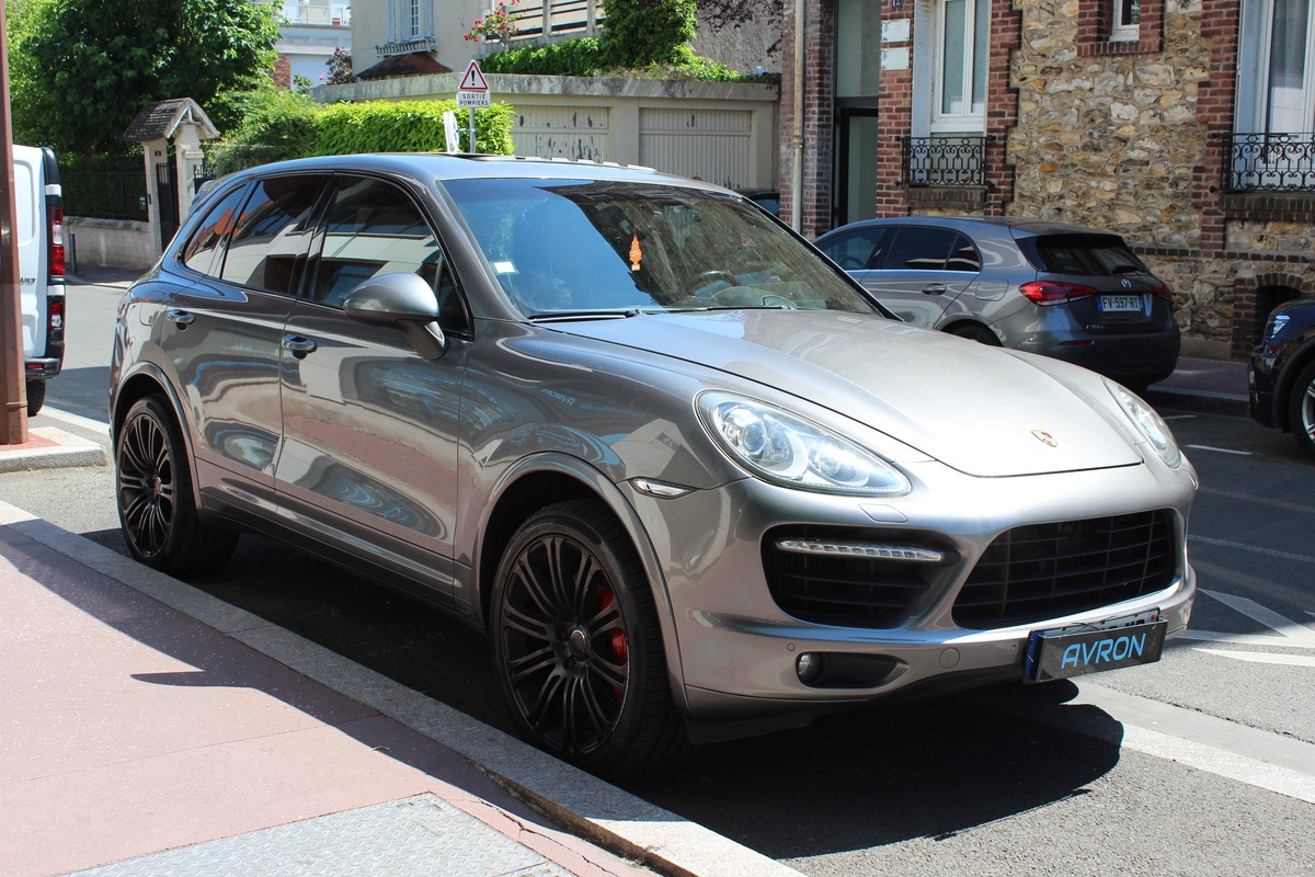 Porsche CAYENNE TURBO S Boîte automatique - II 4.8 V8 500 TURBO TIPTRONIC