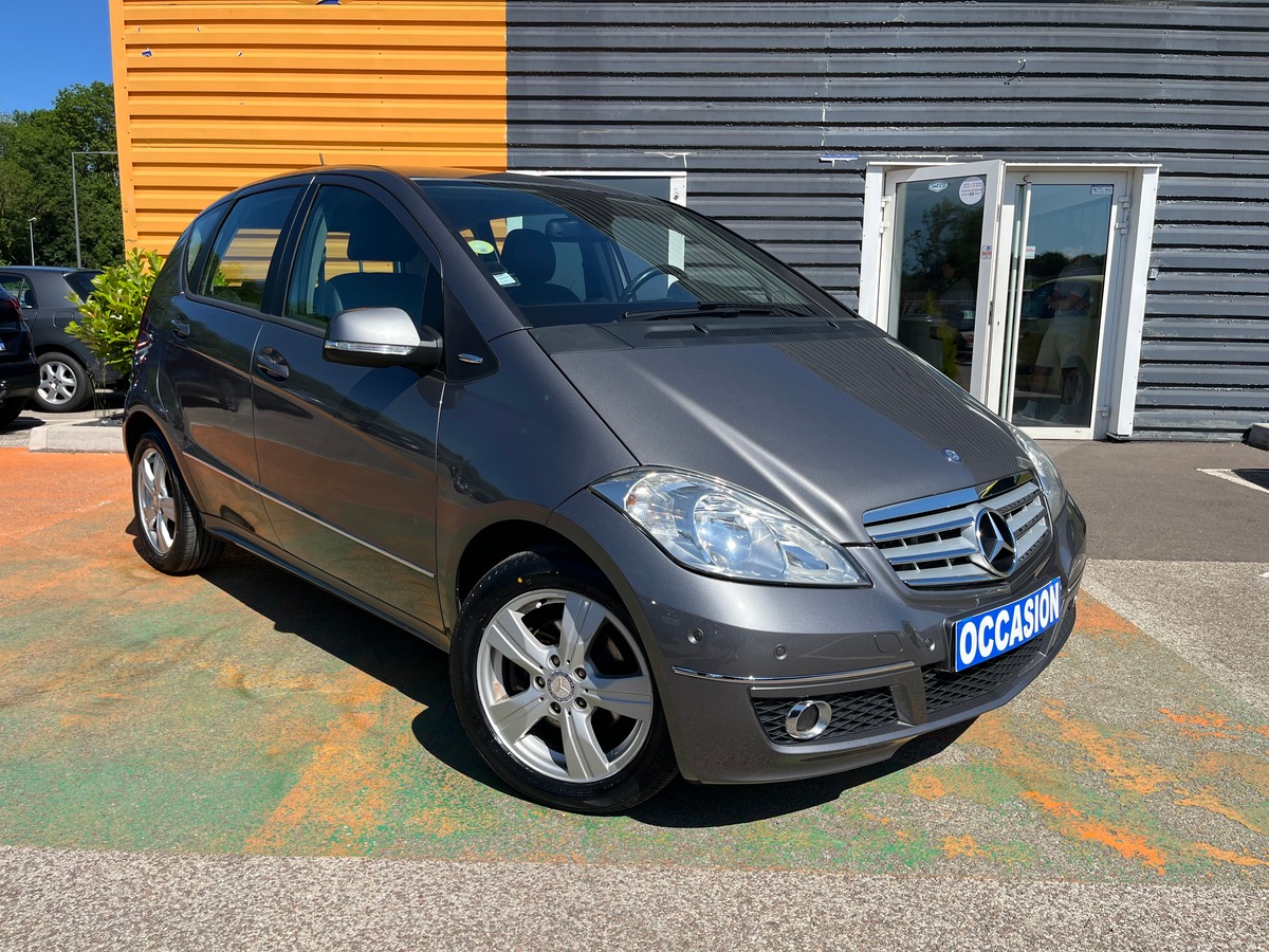 Mercedes-Benz Classe A A180 Phase 2 2.0 CDi CVT 110 CH Boîte automatique AVANTGARDE