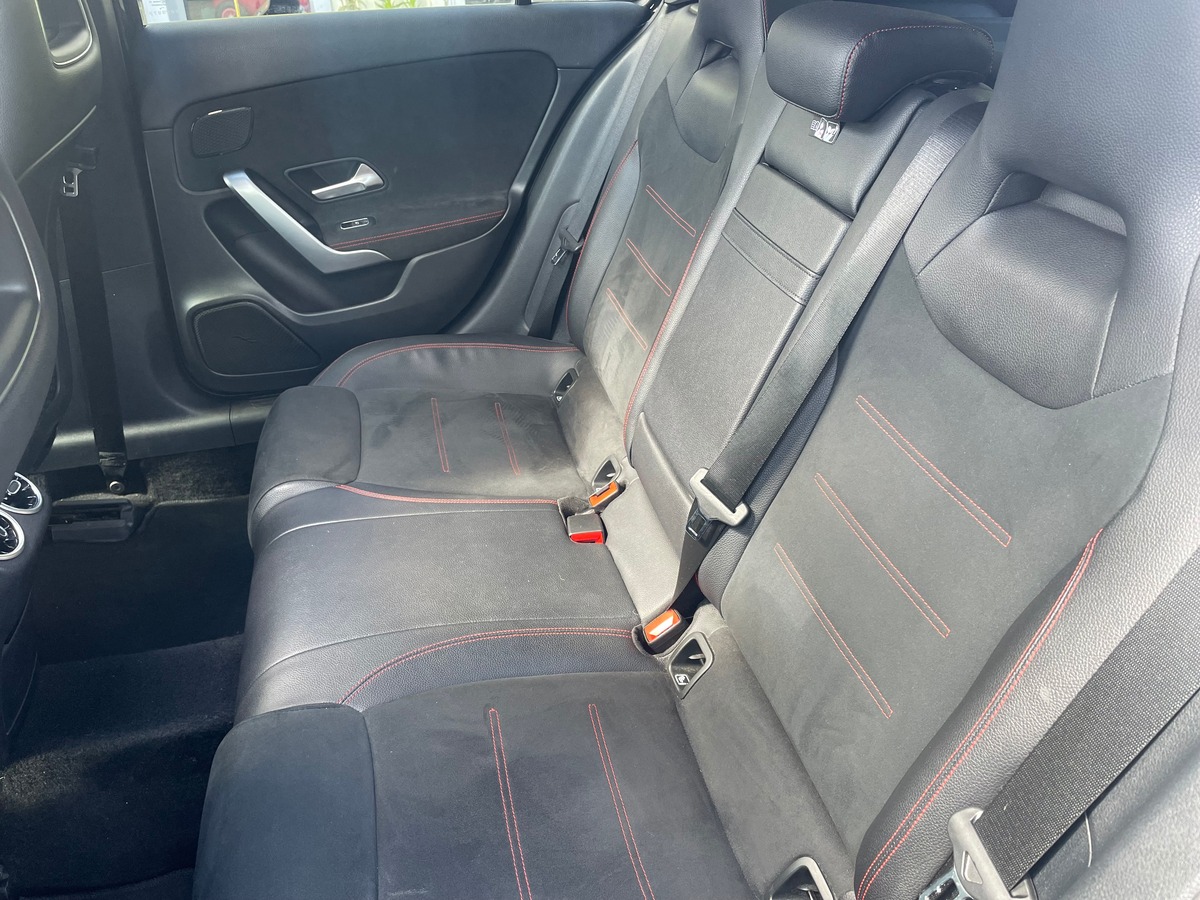 Mercedes-Benz Classe A 200 AMG LINE 163 cv LED AMBIANCE - CARPLAY - TOIT OUVRANT - SIEGE CHAUFFANT