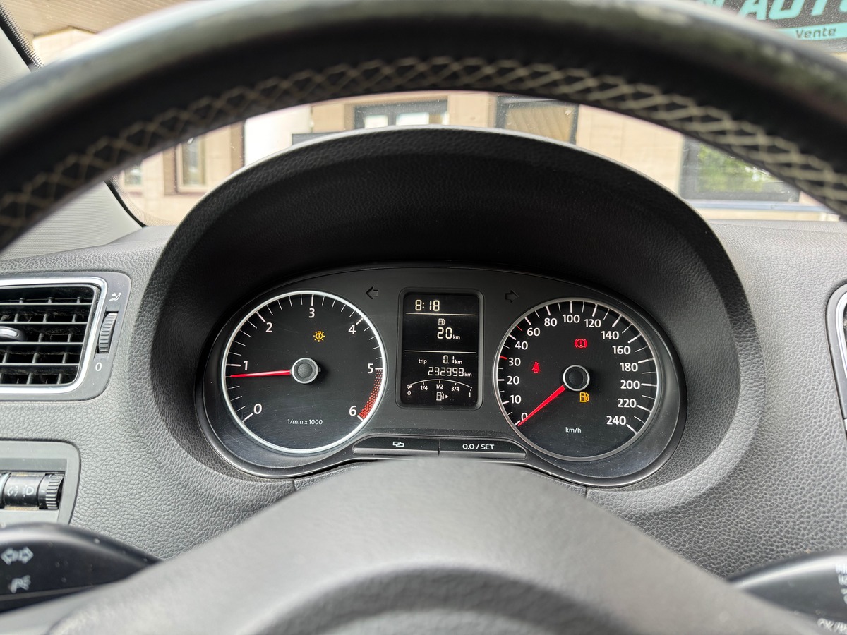 Volkswagen Polo V Confortline 1.6 TDI 75 cv - Ecran Multimédia