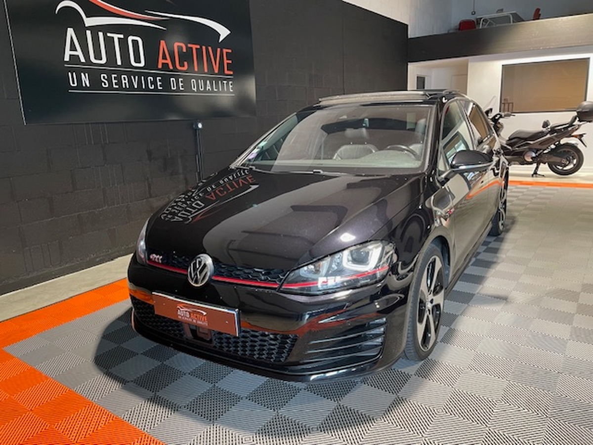 Volkswagen Golf GTI 230CV DSG6