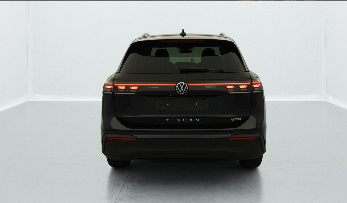 Volkswagen Tiguan NOUVEAU 1.5 eTSI 150CV DSG7 LIFE PLUS  Prix catalogue 52 275,00 € TTC