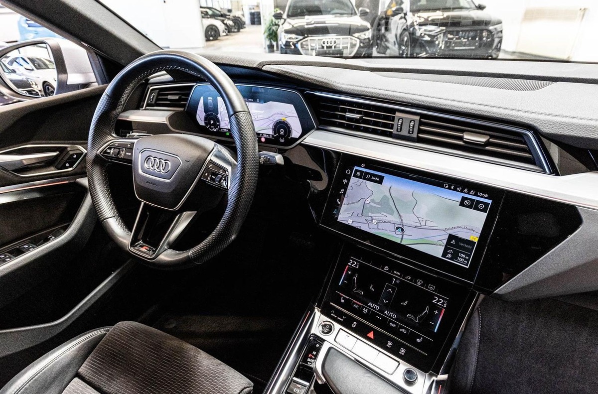 Audi e-tron Sportback 55 408ch S Line e-quattro Toit ouvrant