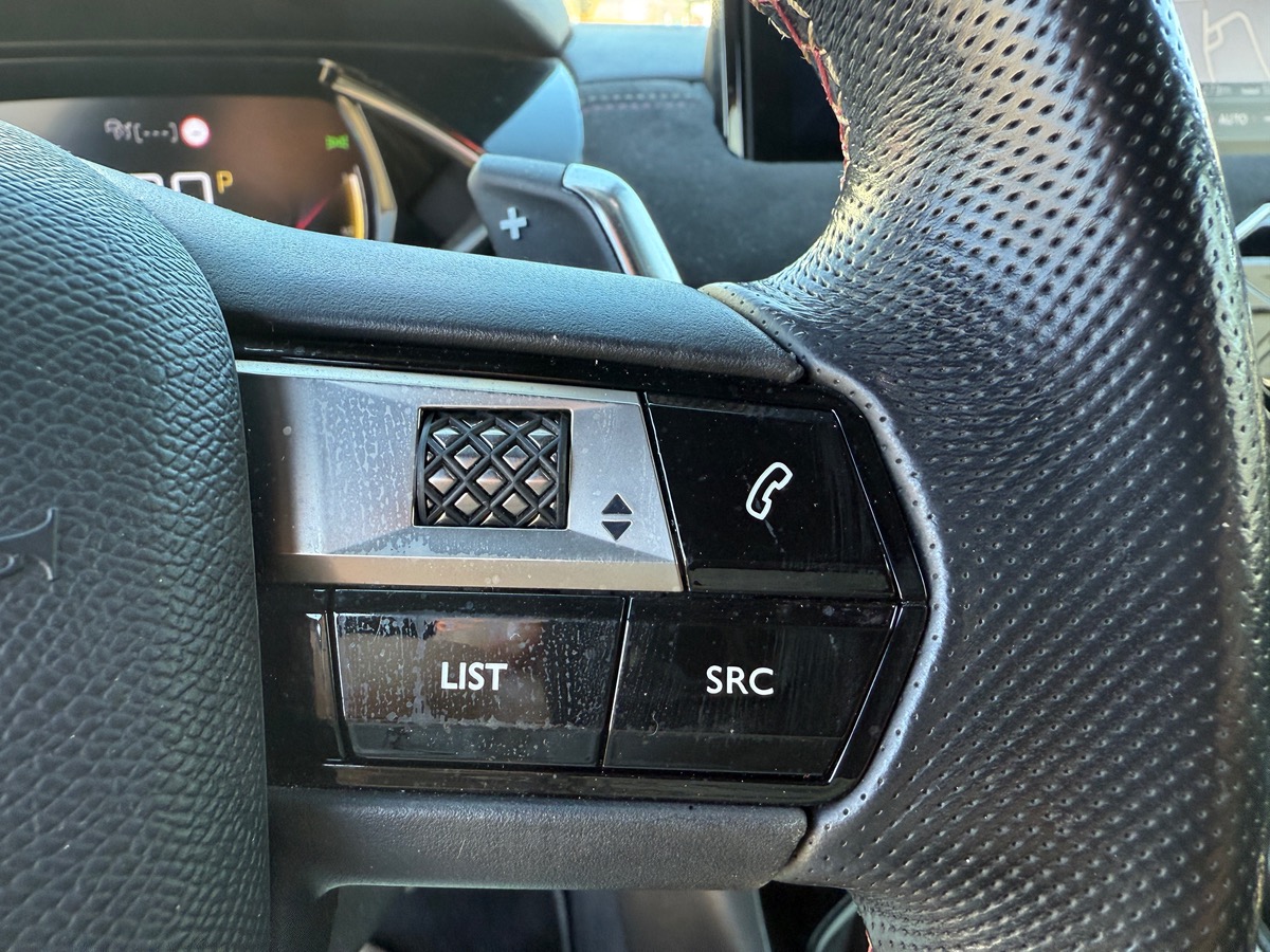 Citroën DS3 CROSSBACK 130 BLUEHDI EAT8 PERFORMANCE LINE, SUIVI COMPLET, CARPLAY