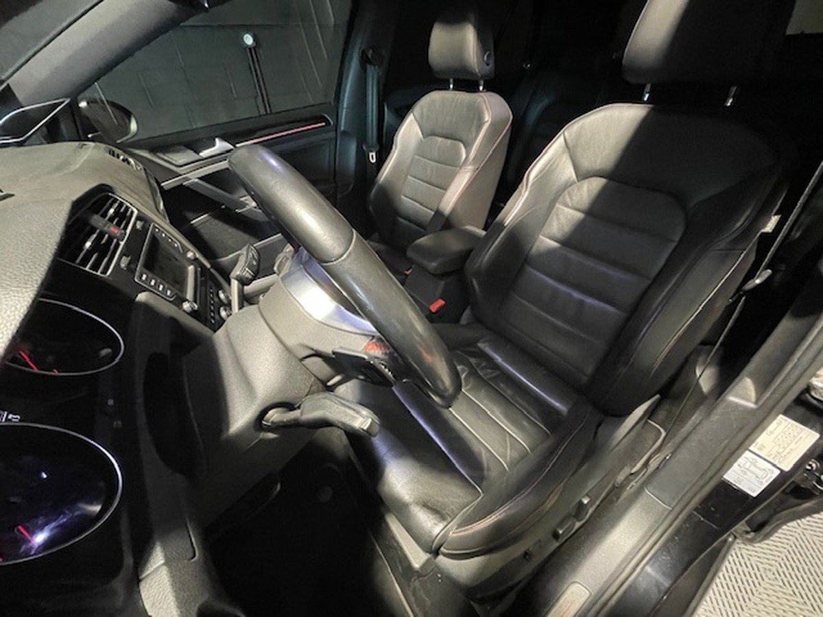 Volkswagen Golf GTI 230CV DSG6