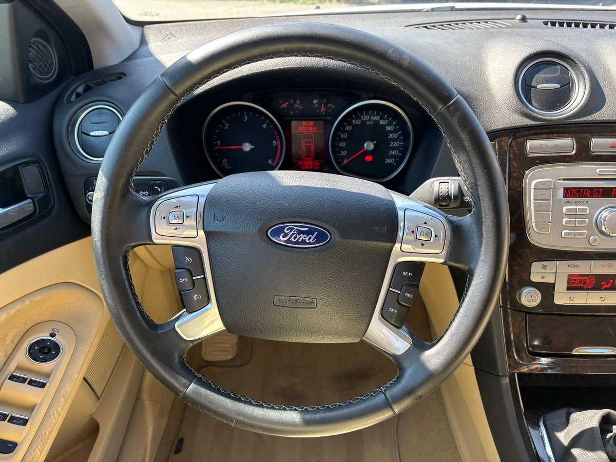 Ford Mondeo 2.0 TDCI GHIA - ATTELAGE- Distribution neuve - Révisé - Garantie