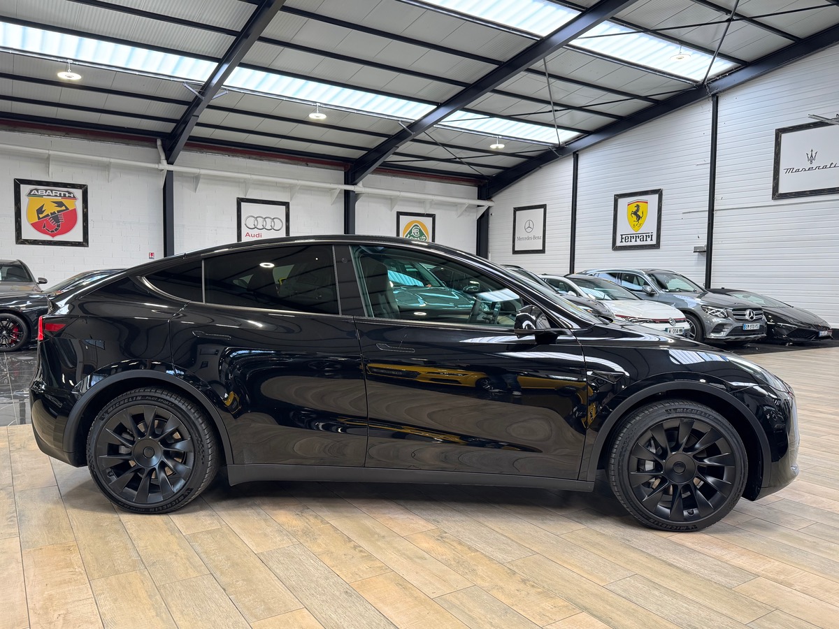 Tesla Model Y 347 cv PREMIÈRE MAIN AUTOPILOTE
