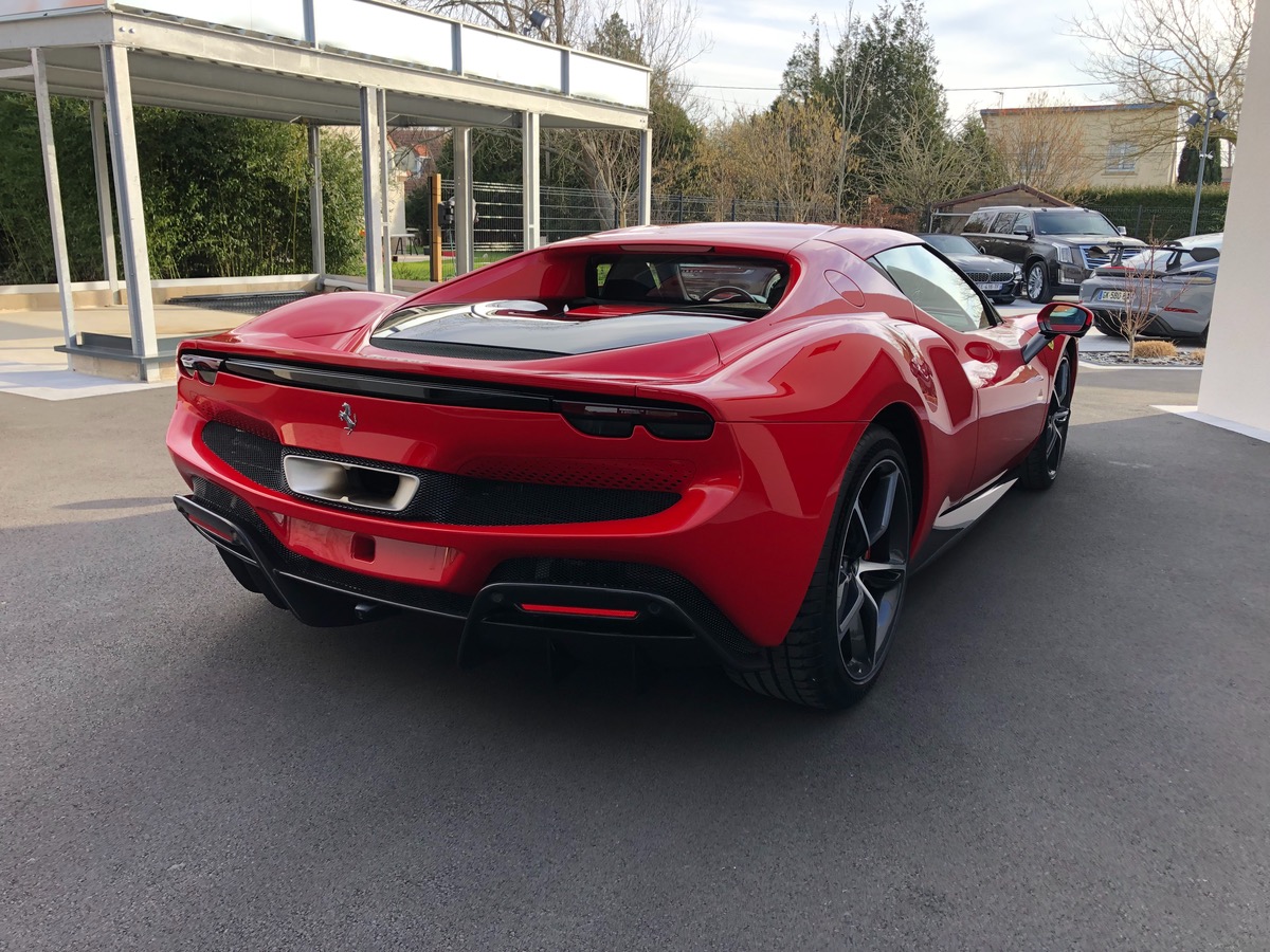 Ferrari 296 GTB 3.0 TURBO V6 HYBRIDE / TVA / 4755 KMS