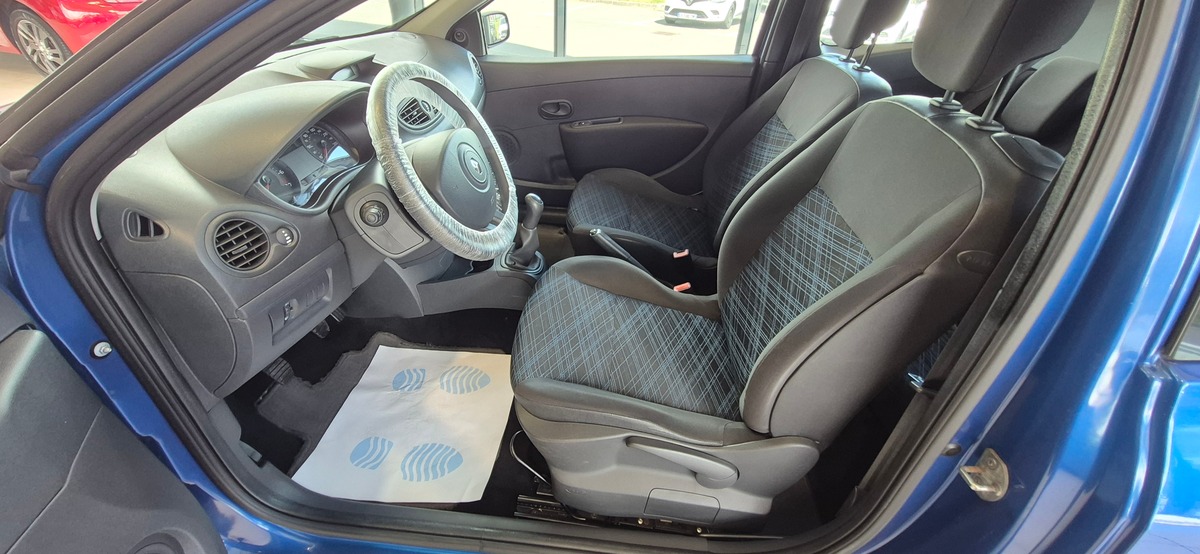 RENAULT Clio III 1.2L  75CV