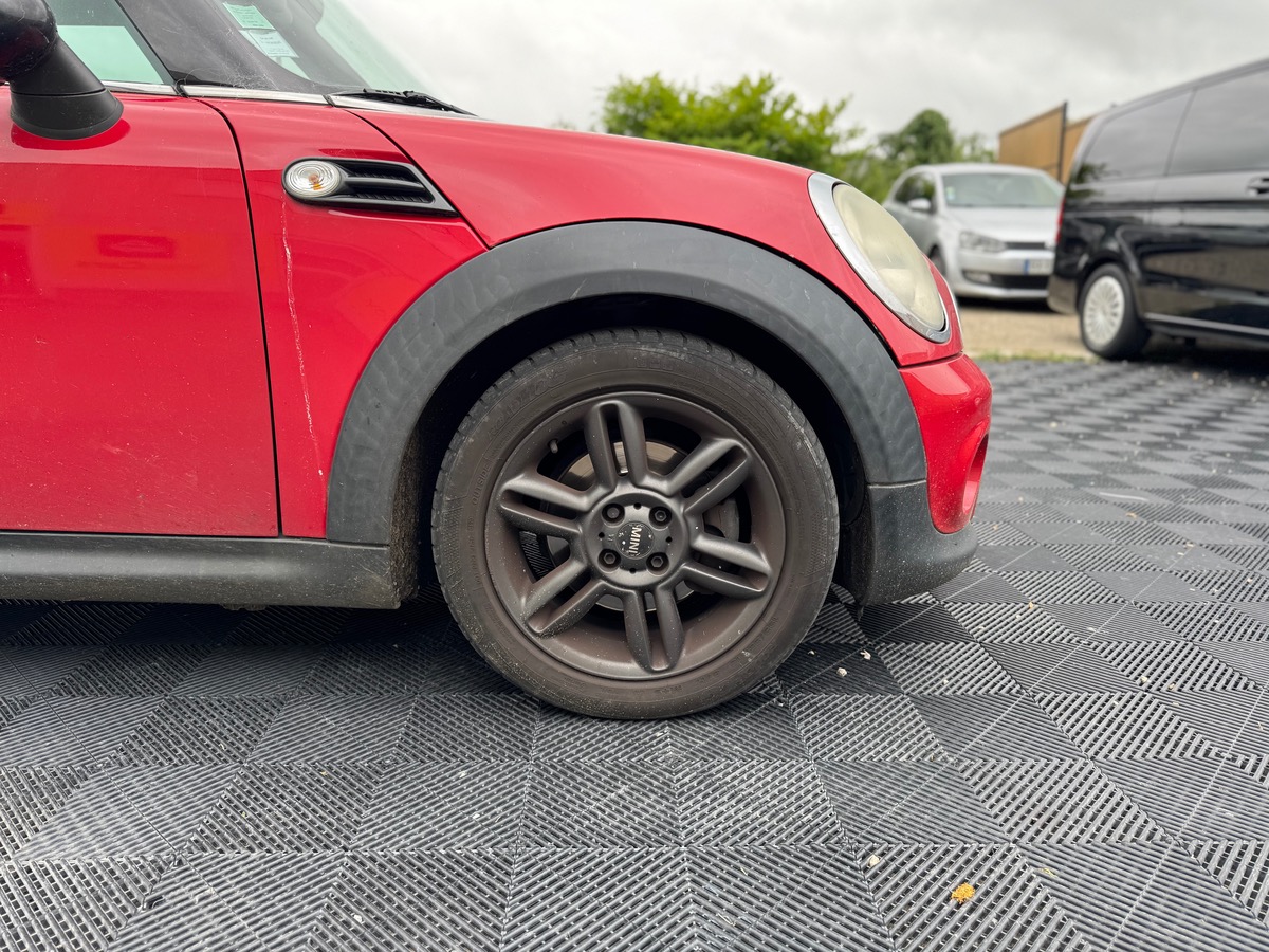 Mini Cooper 2 (R56) LCI D 1.6  110 cv - TOIT OUVRANT - INTERIEUR CUIR - RADAR DE RECUL