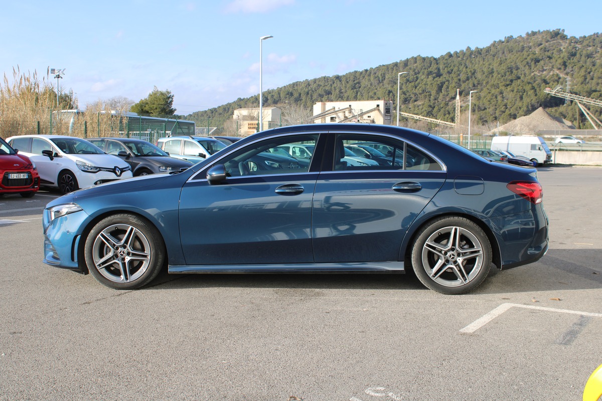 Mercedes-Benz Classe A IV BERLINE 180 AMG LINE