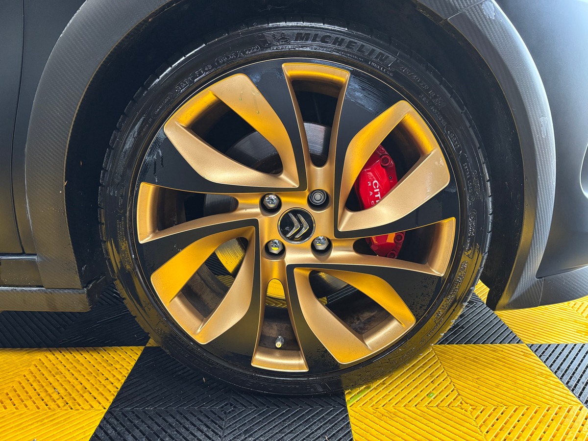 Citroën DS3 1.6 THP 203 RACING GOLD MAT