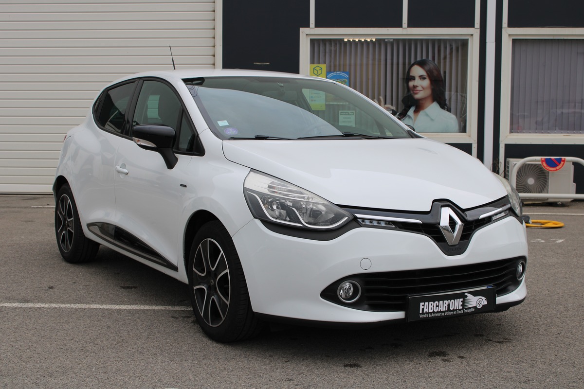 RENAULT Clio IV - 0.9I TCE 90CH LIMITED - Garantie 12 Mois