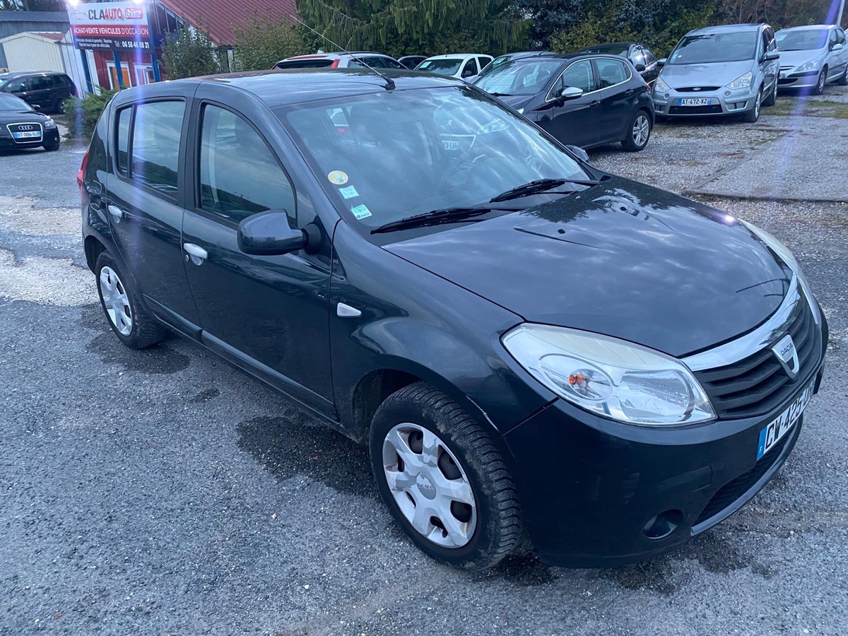 Dacia Sandero 1.5 dci 90cv 1ère main carnet entretien complet 