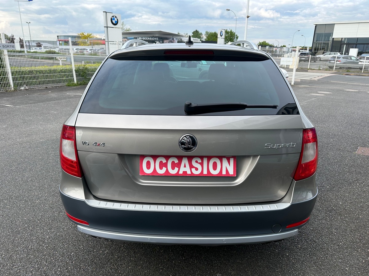 Skoda Superb Combi 3.6 V6 Elégance 2 4x4 DSG6