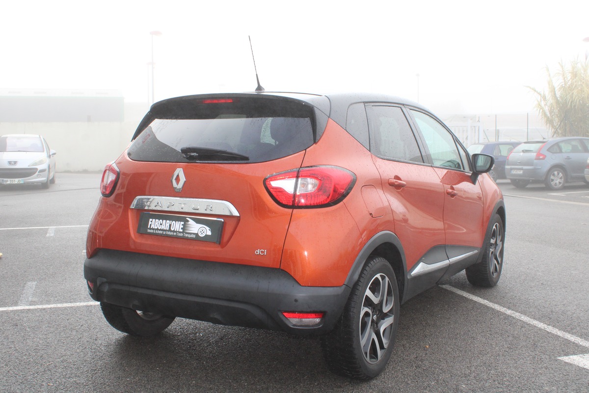 RENAULT Captur 1.5 dCi 90ch Intens EDC eco² - Garantie 12 Mois