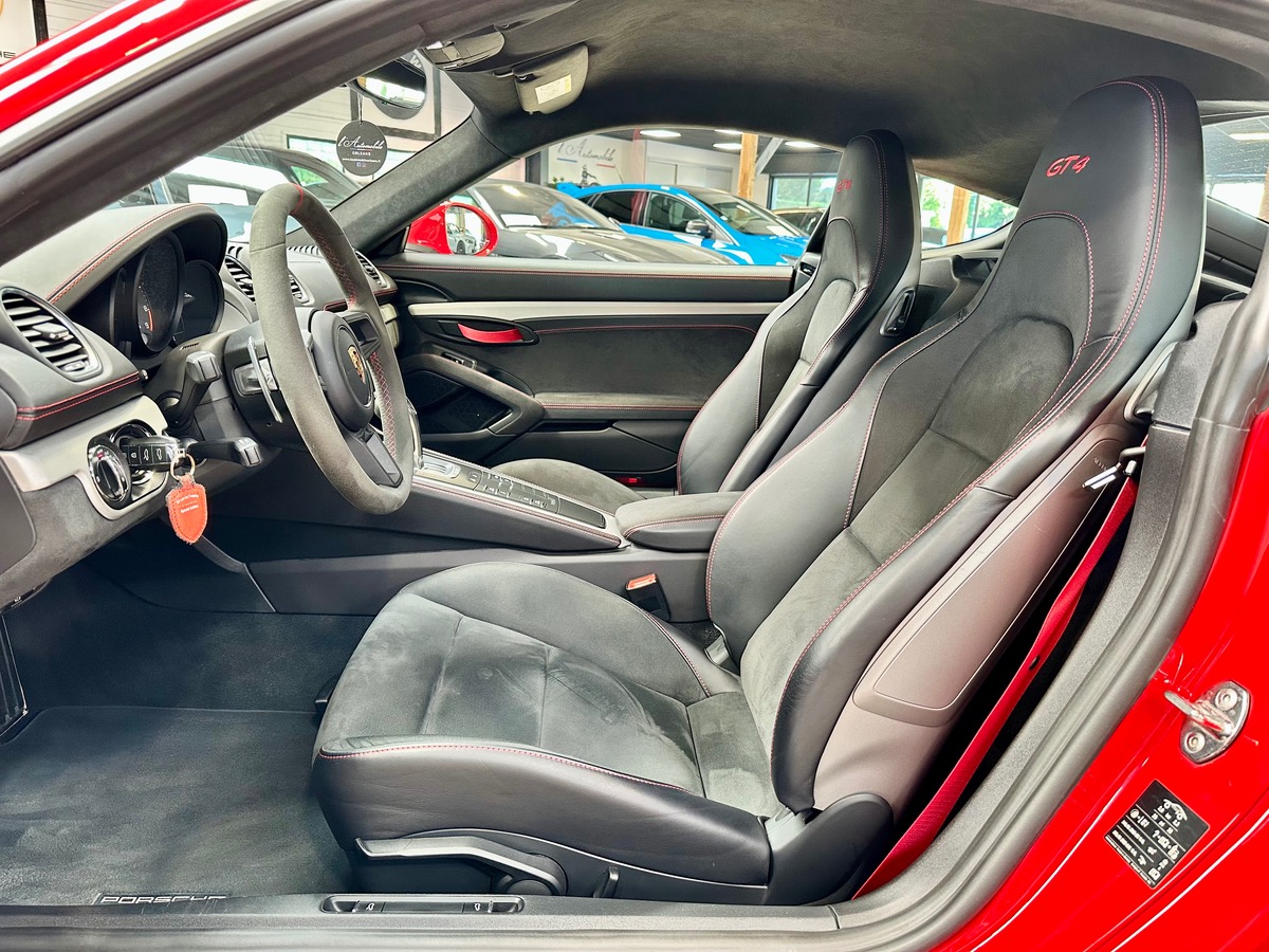 Porsche 718 Cayman GT4 4.0 420 PDK7