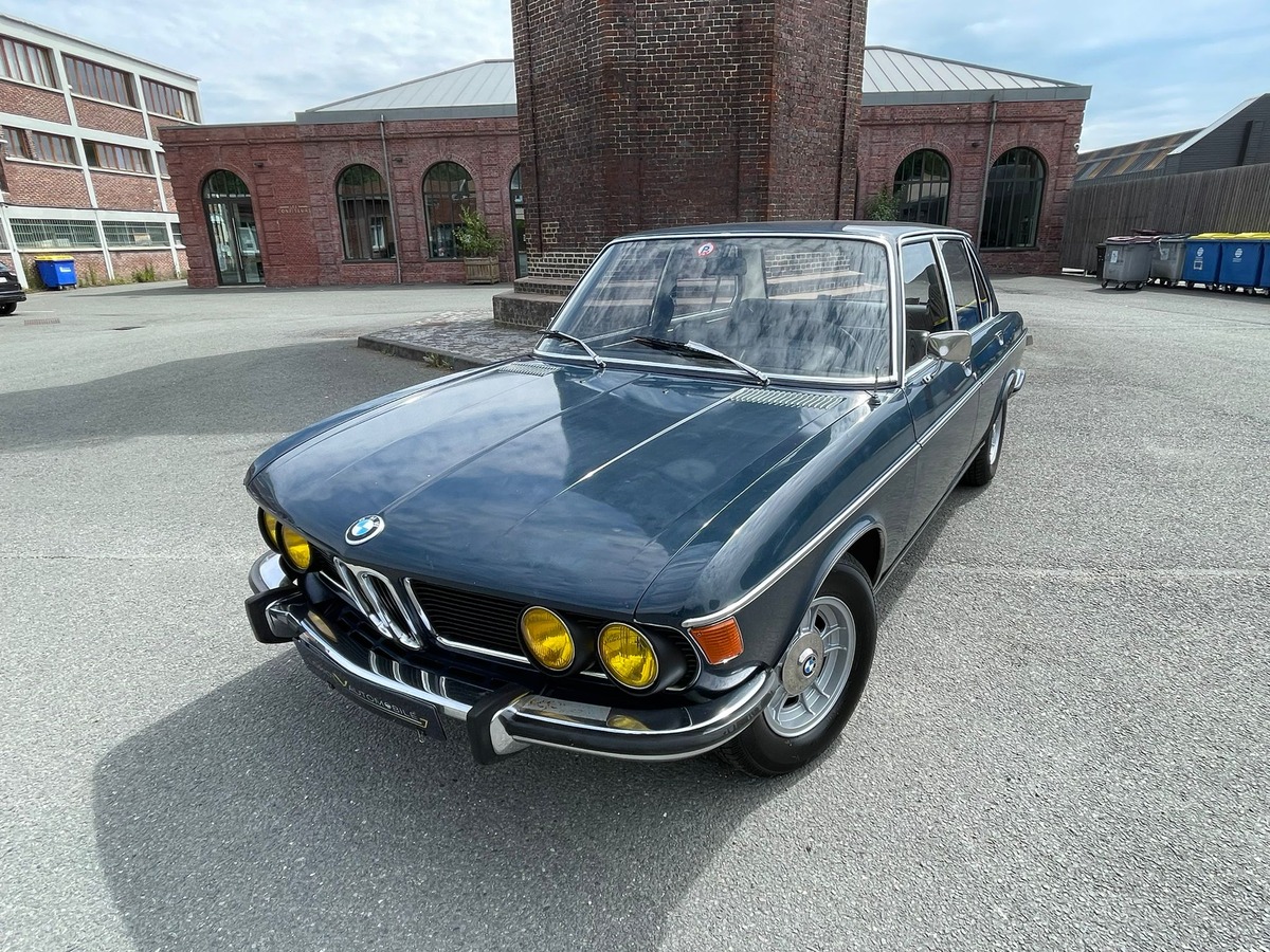 Bmw 3.0 si 1973 4 PORTES, BOITE 5 VITESSES, SELLERIE NEUVE