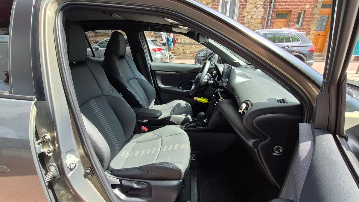 Toyota Yaris Cross 1.5 HYBRIDE 116H 2WD TRAIL (MARCHEPIEDS STANDARDISES)