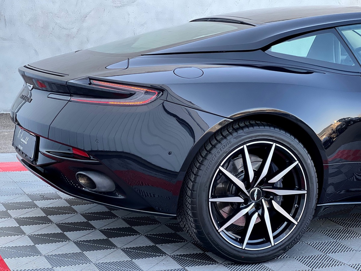 Aston Martin DB11 5.2 BITURBO V12 D