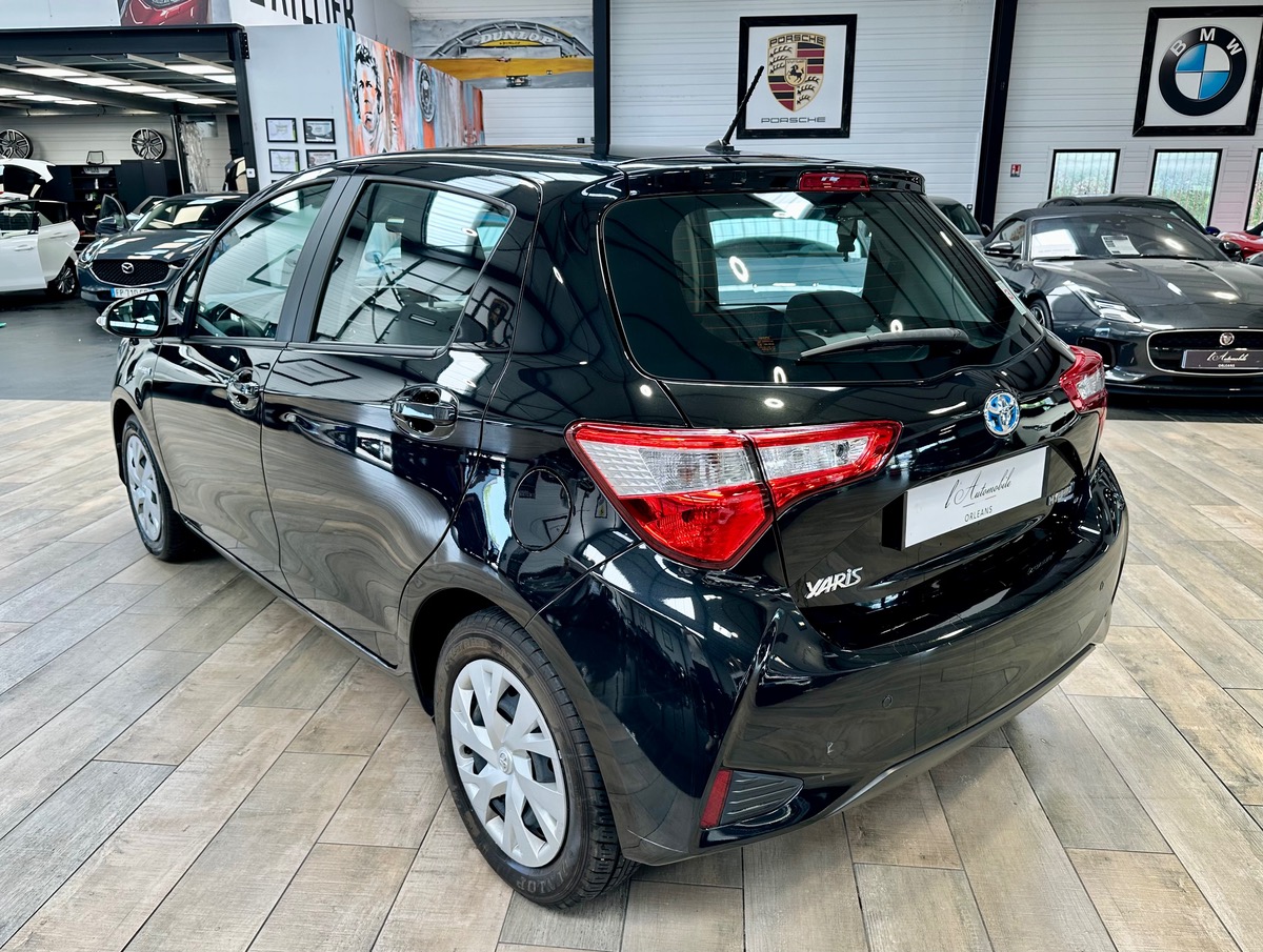 Toyota Yaris III (2) Hybrid 100H Dynamic 5P BVA