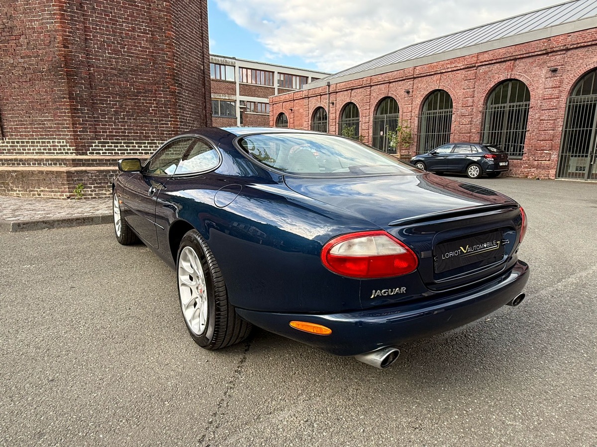 Jaguar XKR 2000