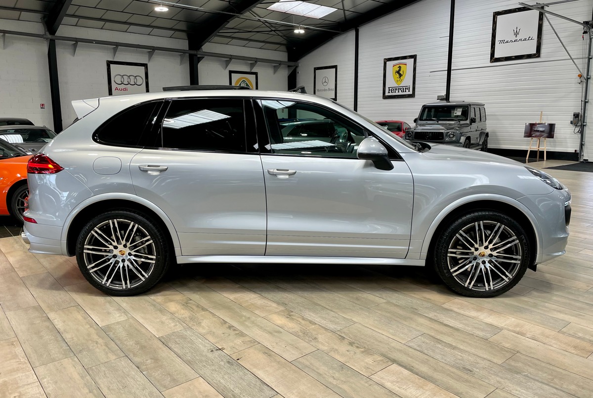 Porsche Cayenne II (2) 4.2 V8 385 Platinium Ed. h