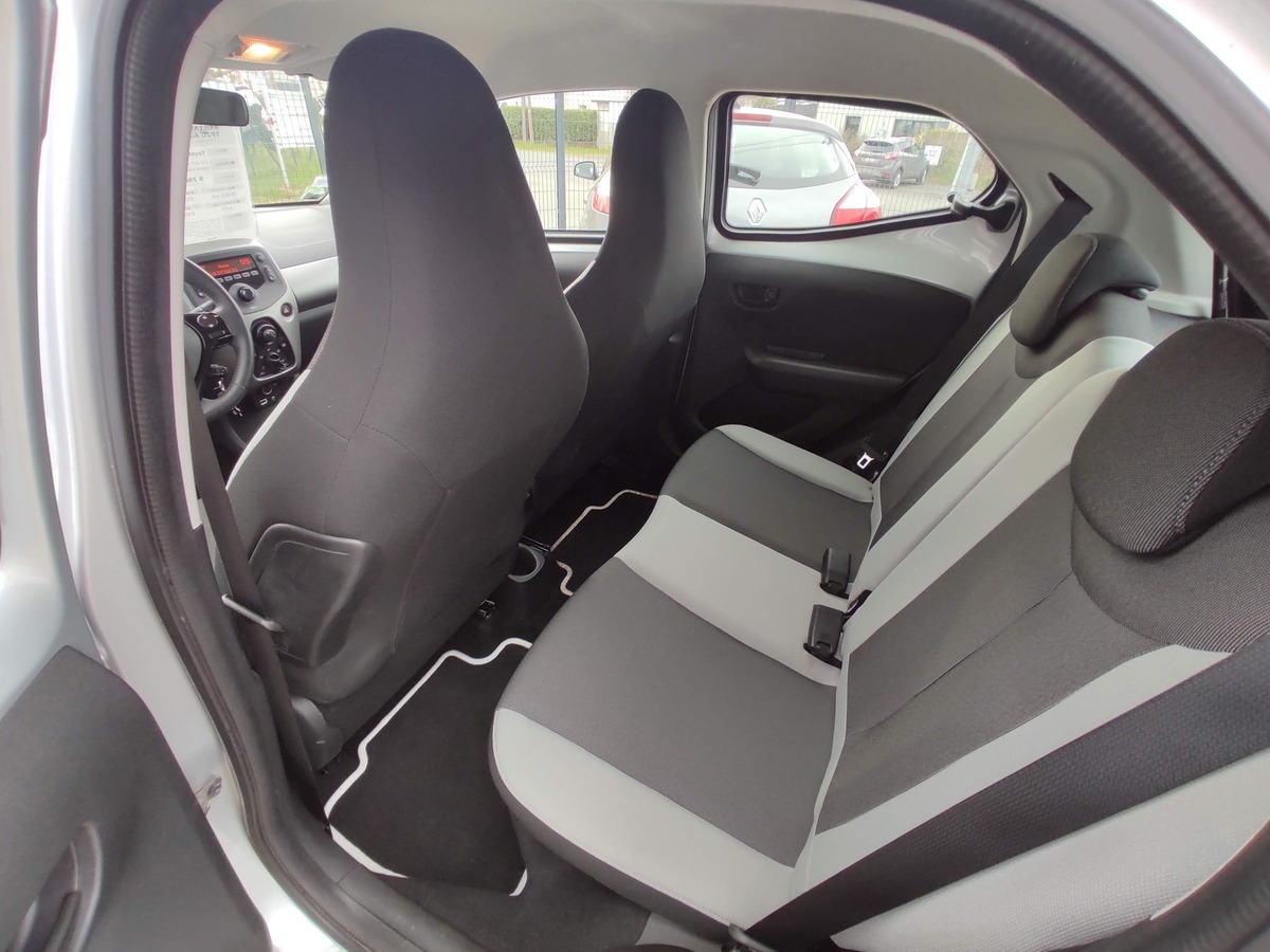 Toyota Aygo 1.0 VVT-i X-play 5 portes - Faible kilométrage