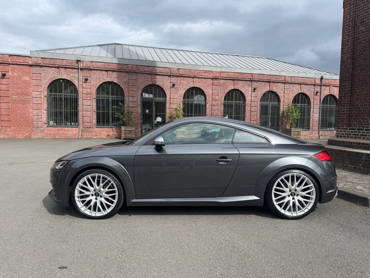 Audi TTS 2.0 TFSi Quattro S-Tronic