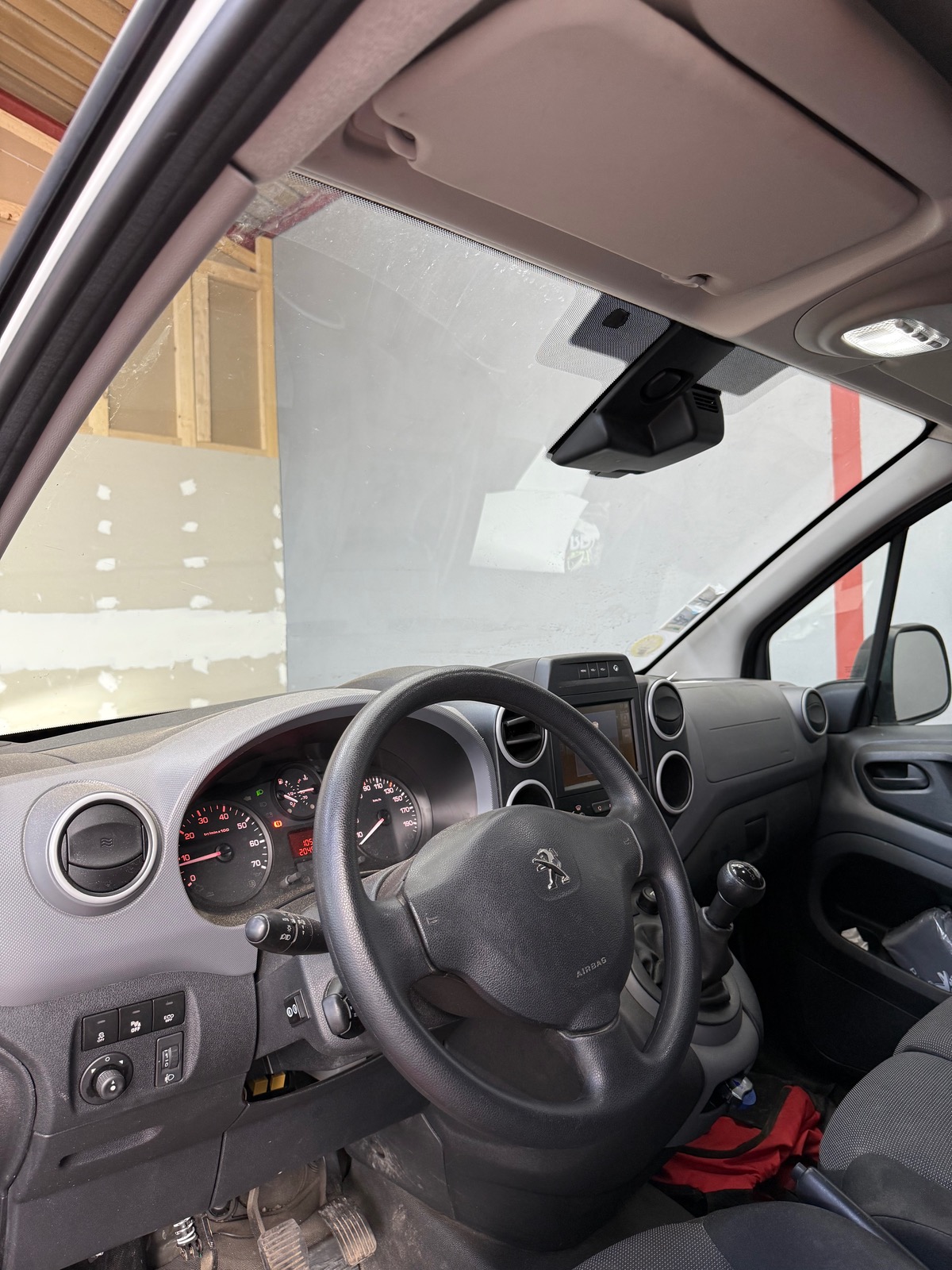 Peugeot Partner 1.6 BlueHDi 100CV Garantie 3 mois ✅