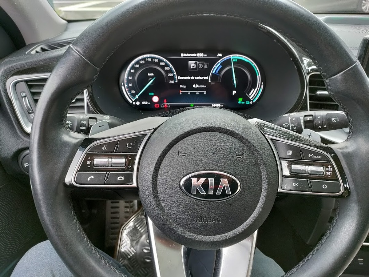 Kia XCeed 1.6 GDI HYBRID 105 PREMIUM