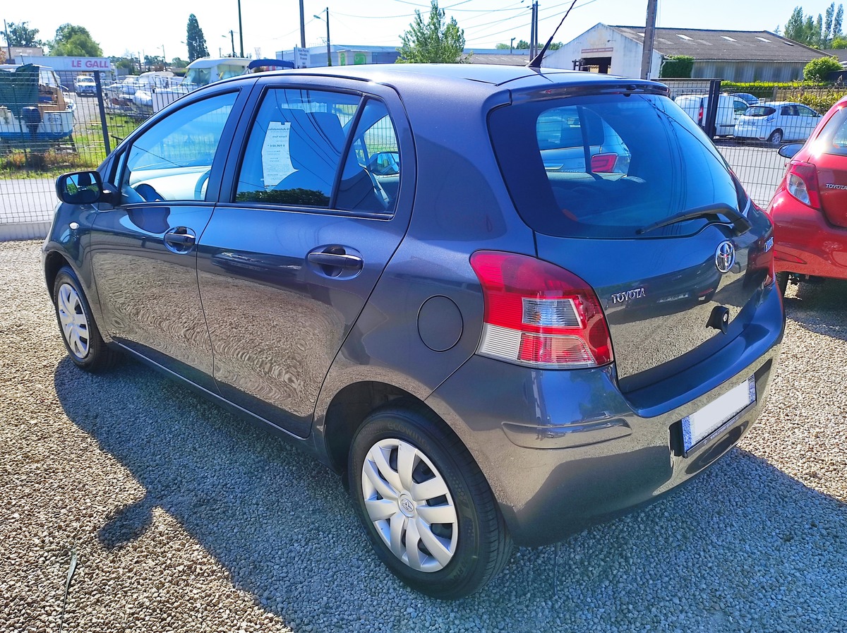 Toyota Yaris II 1.0 VVTi 69
