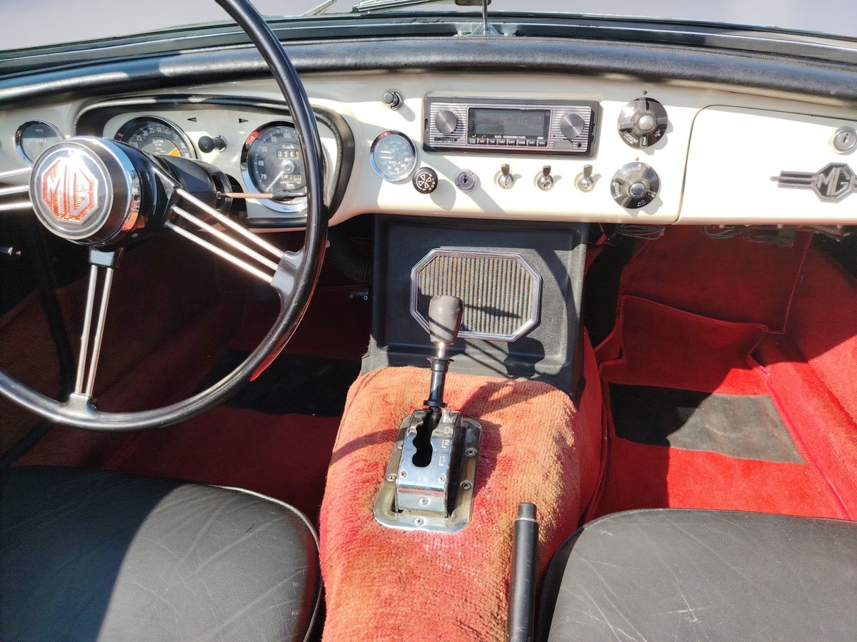 MG MG B CABRIOLET , 1965, boite auto MODELE TRES RARE