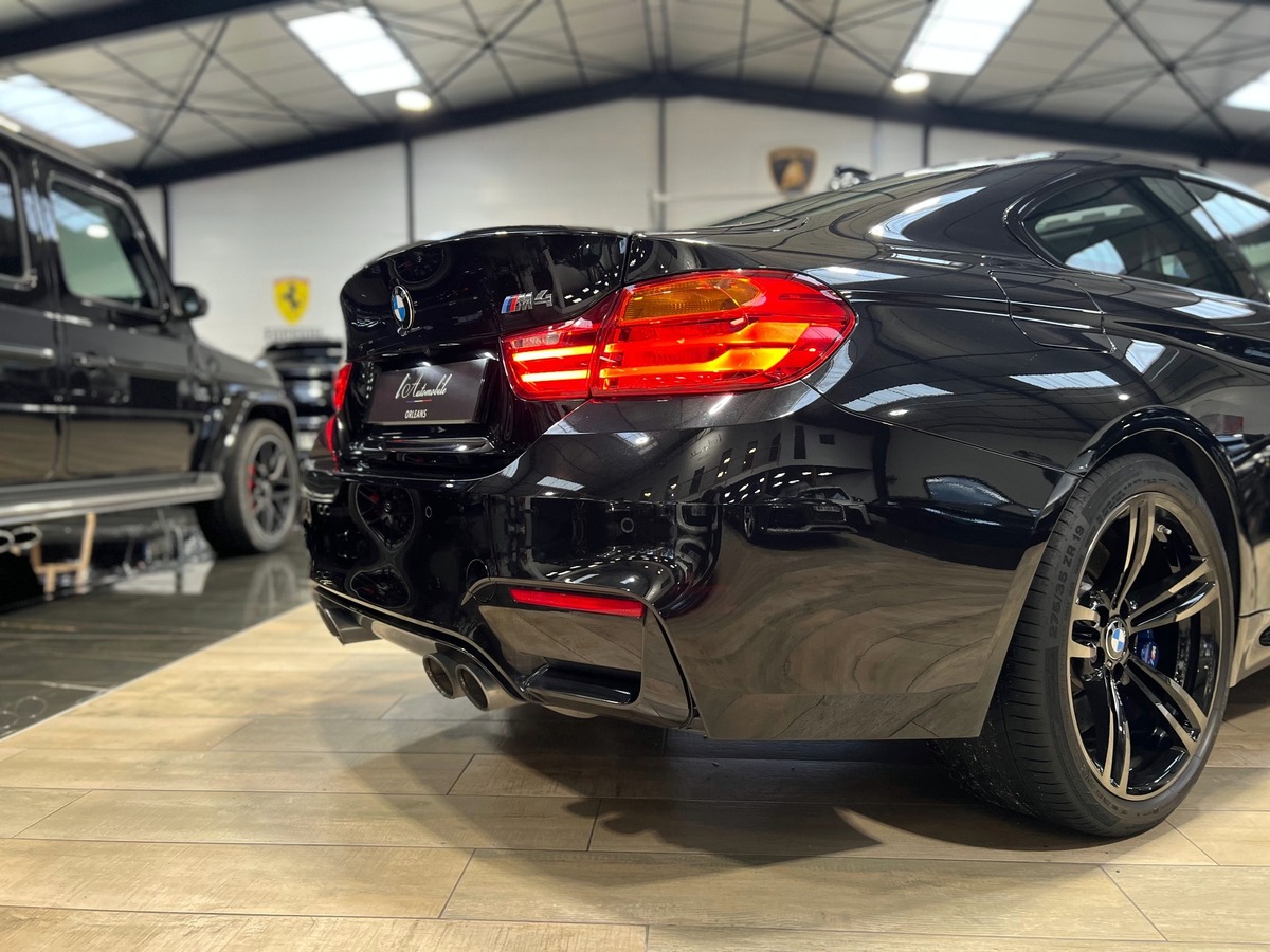 Bmw M4 COUPE (F82) 431 CH DKG7 BLACK EDITION