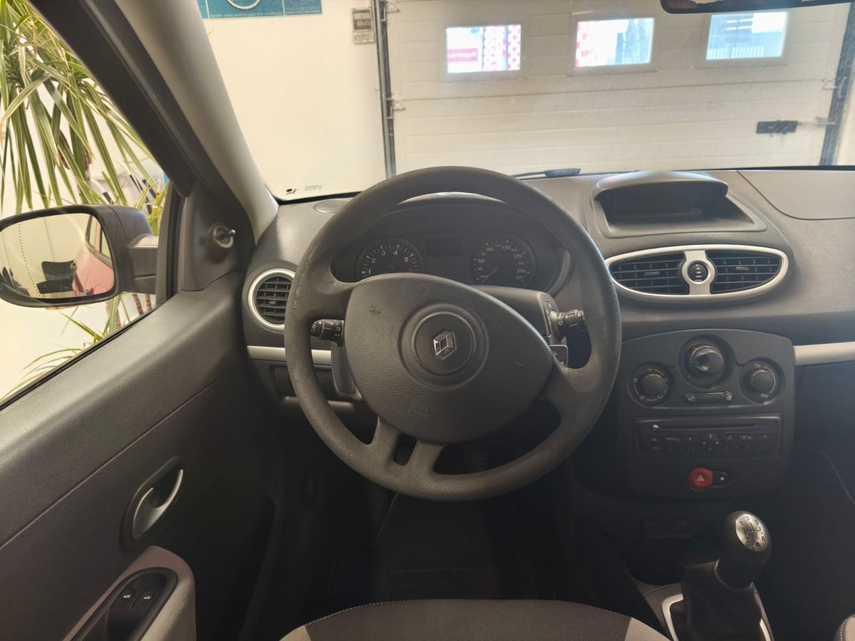 RENAULT Clio 1.2 16V - Première main - Suivi complet Renault -