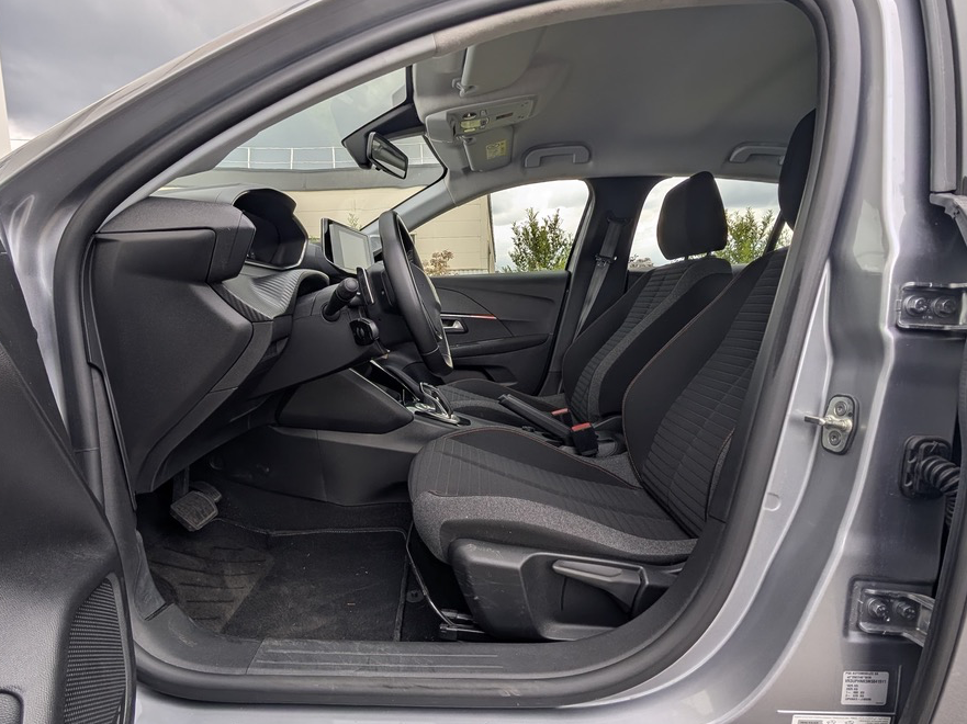 Peugeot 208 Active Business 1.2 Puretech 100 EAT8