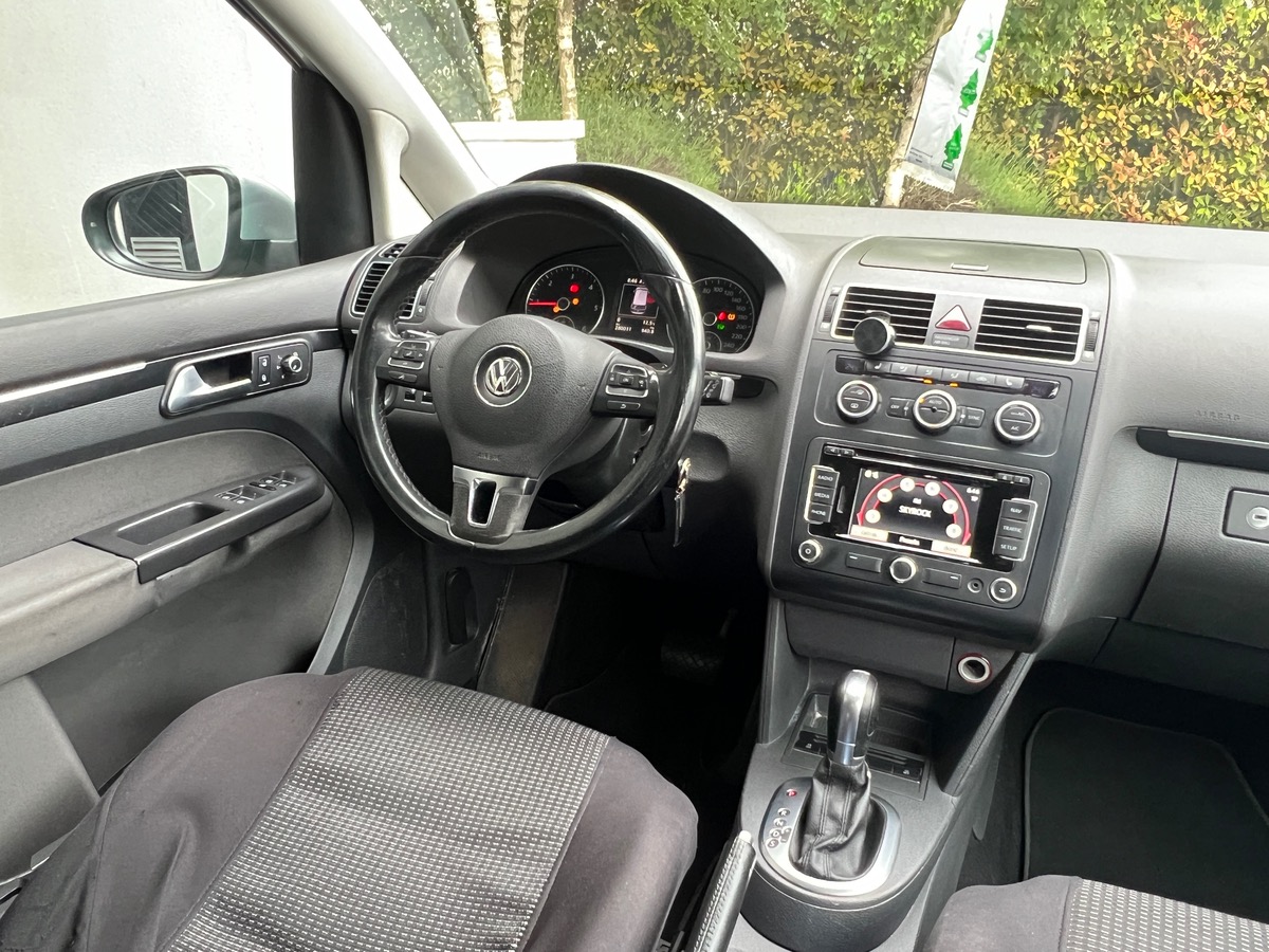 Volkswagen Touran Confortline 2.0 TDI 140 DSG6