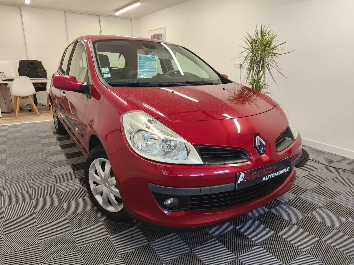 RENAULT Clio 1.5 DCI - Garantie 3 mois-