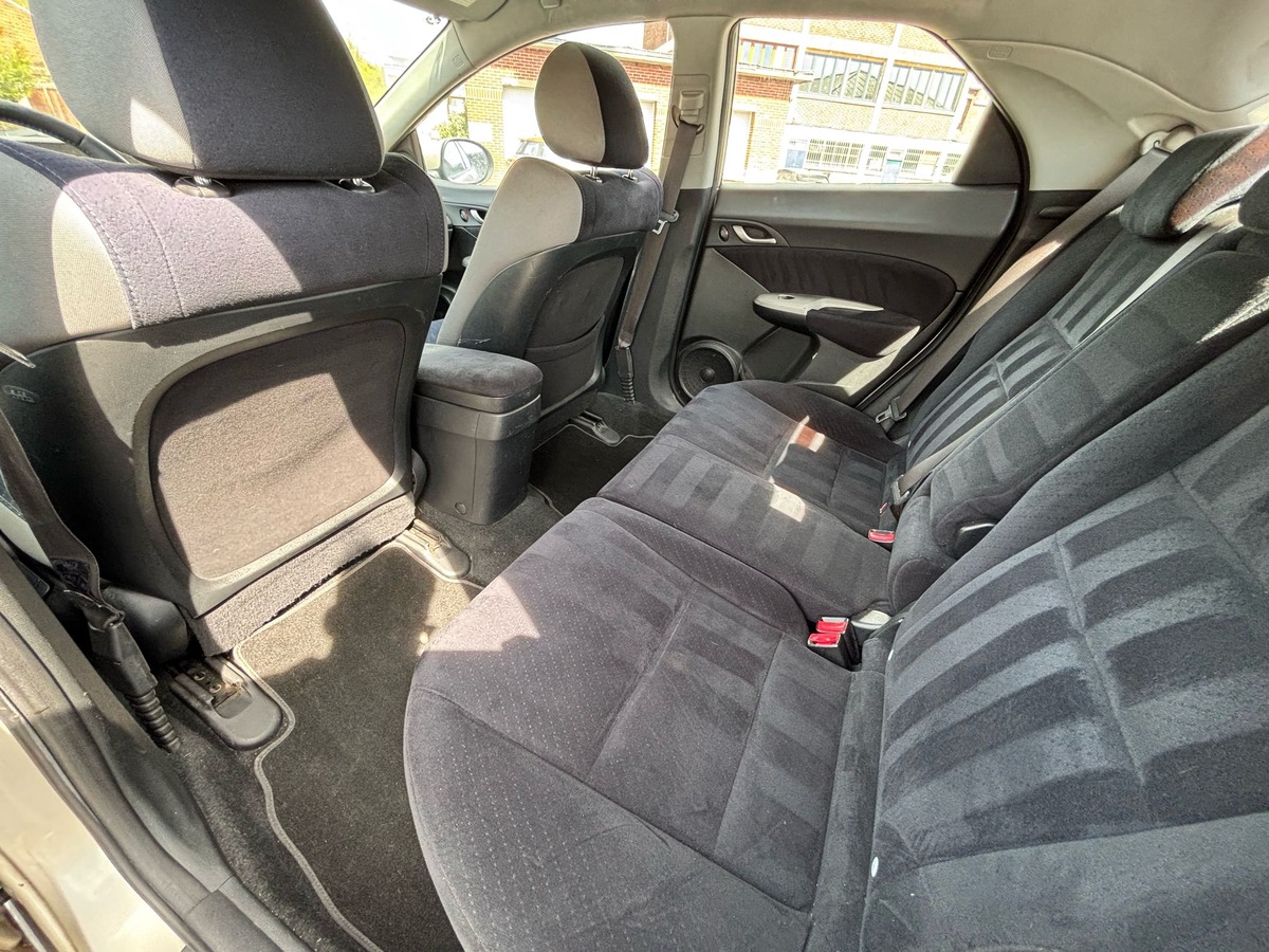 Honda Civic 1.8 VTEC 140 - Finition Sport - Garantie