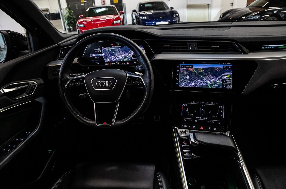 Audi Q8 e-tron 50 340ch S Line quattro Toit ouvrant Bang&Olufsen