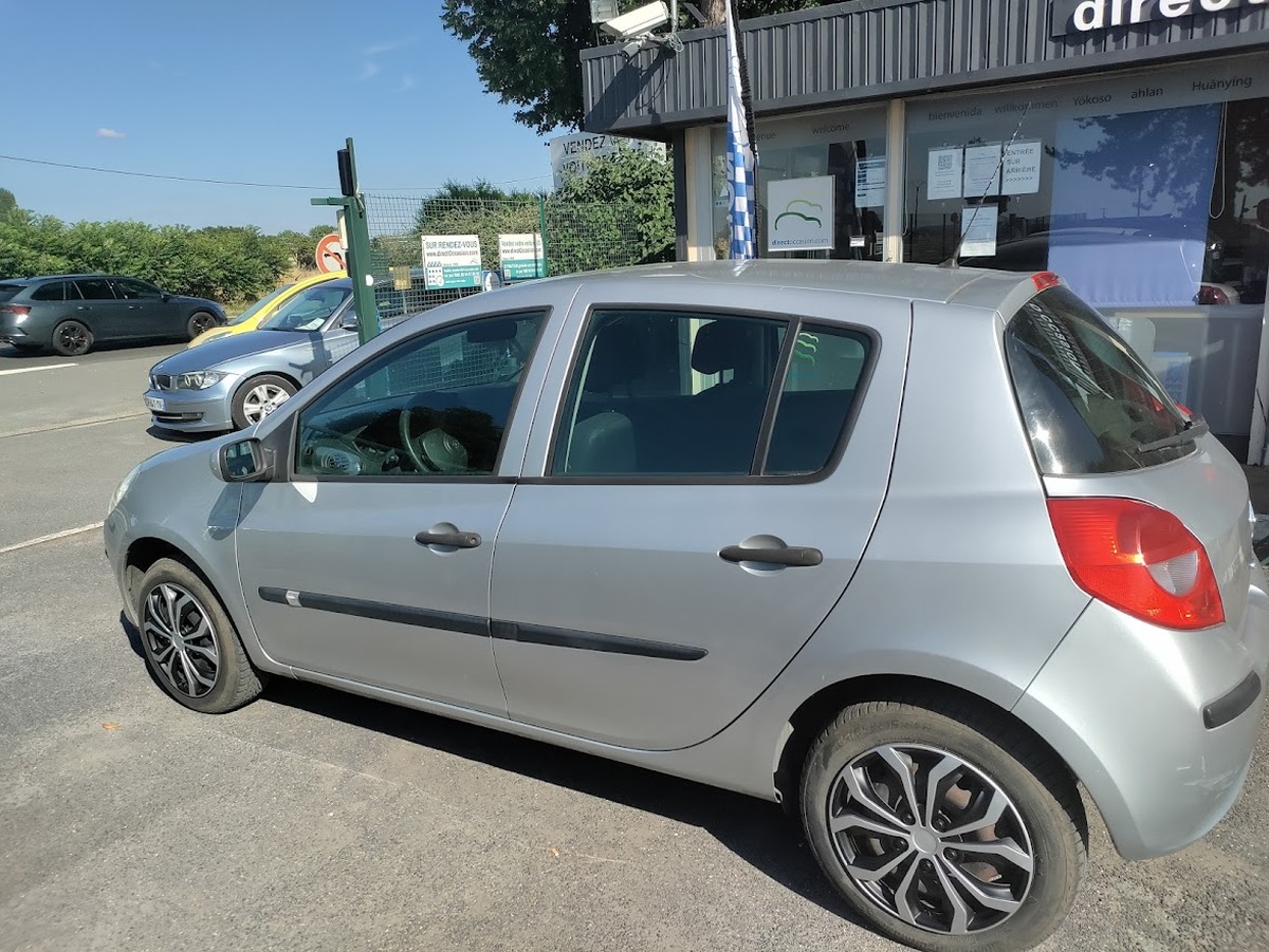 RENAULT Clio 1.2 i 16V 75 5P CLIM