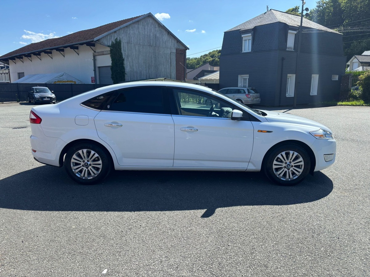 Ford Mondeo 2.0 TDCI GHIA - ATTELAGE- Distribution neuve - Révisé - Garantie