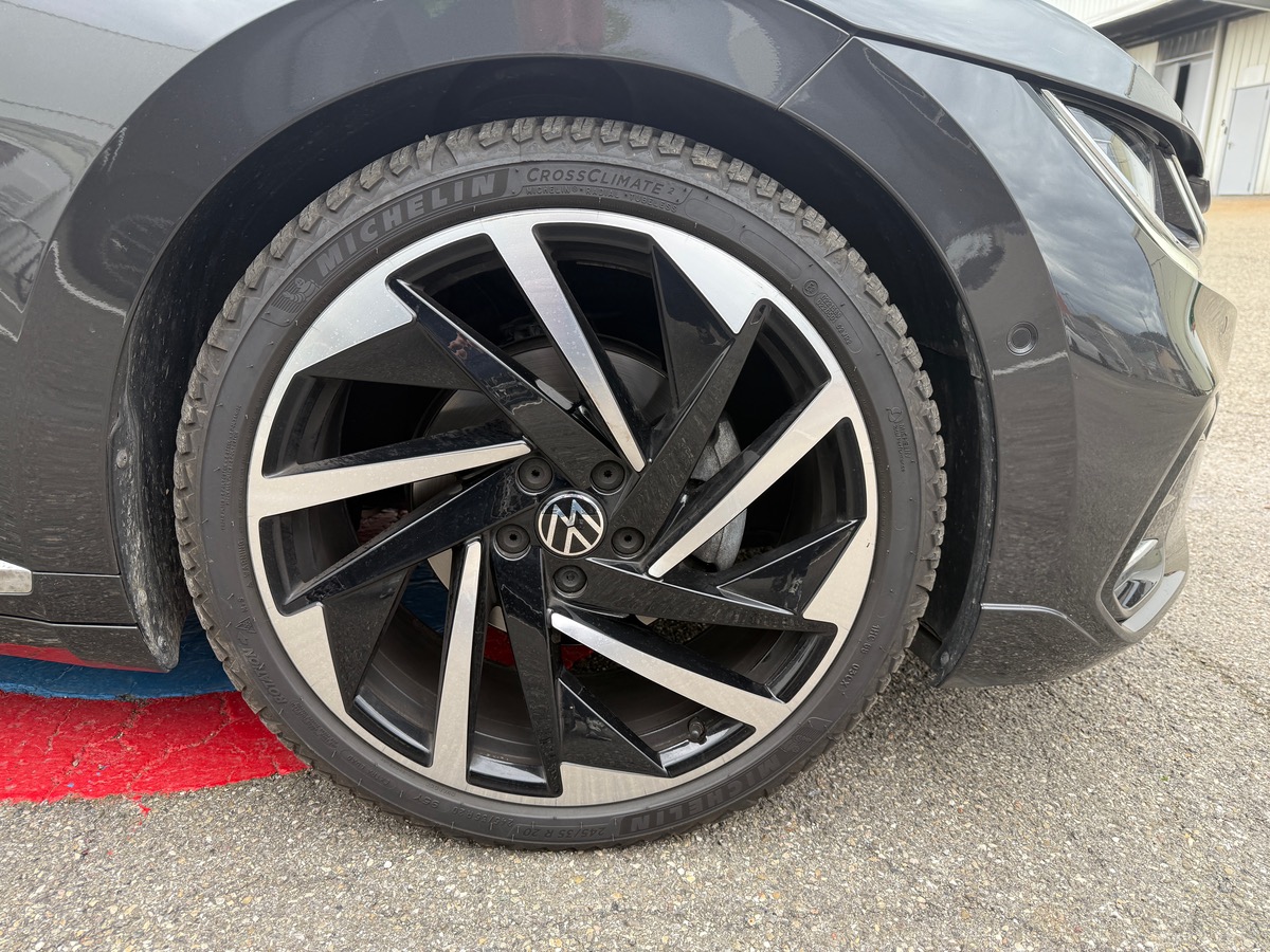 Volkswagen Arteon ShootingBrake 2.0L TDi EVO SCR DSG7 150 cv R-line, Toit ouvrant, Suivi Complet