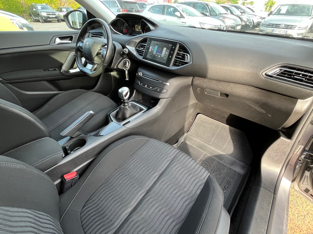 Peugeot 308 II 1.6 125 CH ALLURE 5P