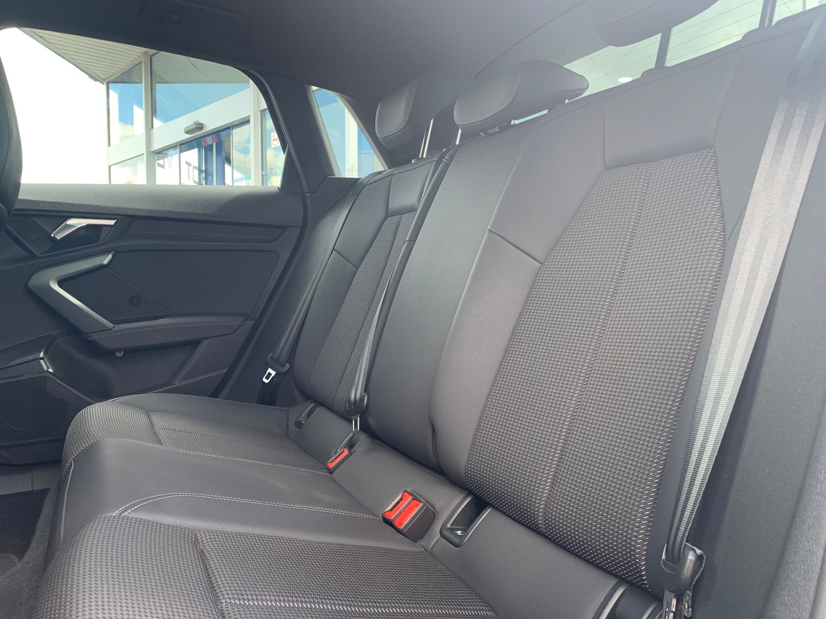 Audi A3 Sportback S-LINE